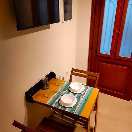 شقة Ploumi